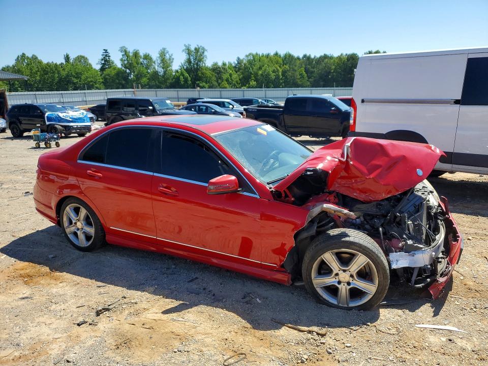 Photo 4 from auction – 2010 MERCEDES-BENZ C with VIN WDDGF8BBXAR104928
