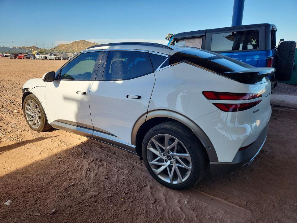 Photo 2 from auction – 2023 GENESIS GV60 with VIN KMUKCDTC1PU014065