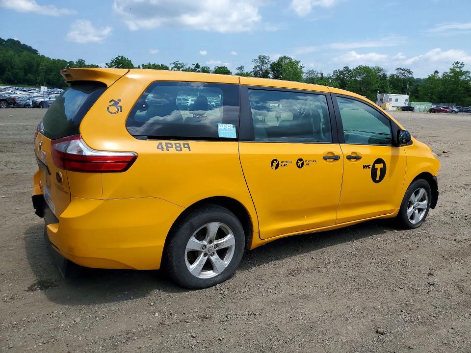 Photo 3 from auction – 2017 TOYOTA SIENNA with VIN 5TDZZ3DC2HS845895