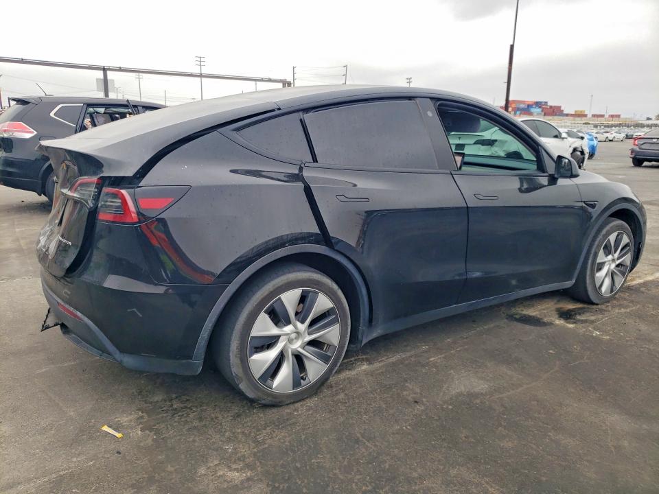 Photo 3 from auction – 2023 TESLA MODEL Y with VIN 7SAYGDEE4PA121460
