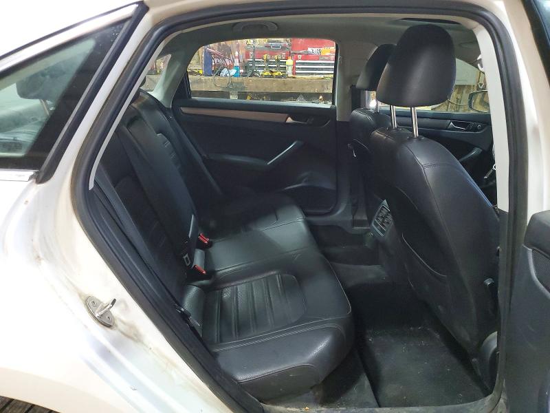 Photo 10 from auction – 2015 VOLKSWAGEN PASSAT with VIN 1VWBS7A35FC042124