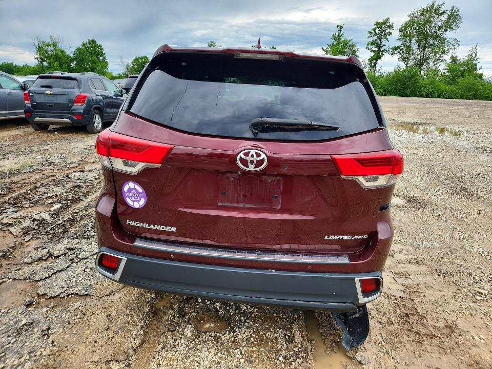 Photo 6 from auction – 2017 TOYOTA HIGHLANDER with VIN 5TDDZRFH6HS357667