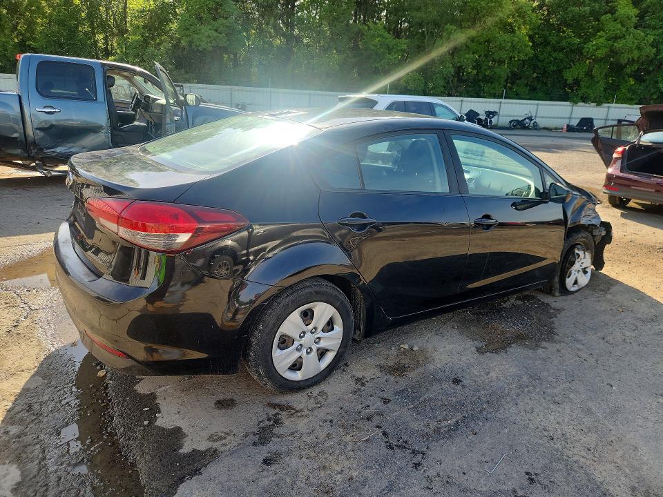 Photo 3 from auction – 2017 KIA FORTE with VIN 3KPFK4A77HE126124