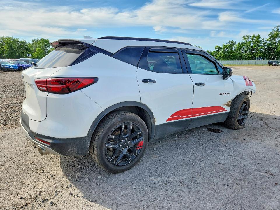 Photo 3 from auction – 2024 CHEVROLET BLAZER with VIN 3GNKBJRSXRS139983