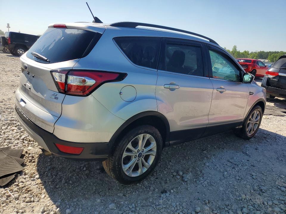 Photo 3 from auction – 2018 FORD ESCAPE with VIN 1FMCU9GD4JUB10165