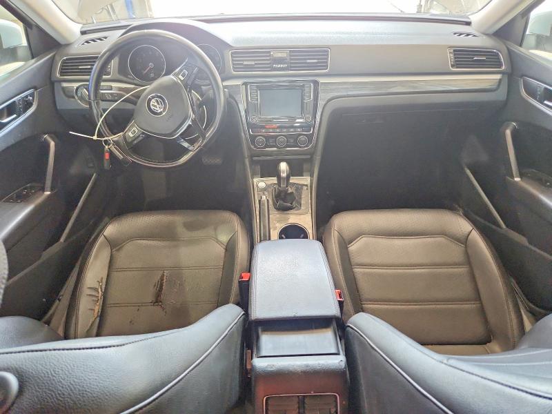 Photo 8 from auction – 2018 VOLKSWAGEN PASSAT with VIN 1VWBA7A33JC044501