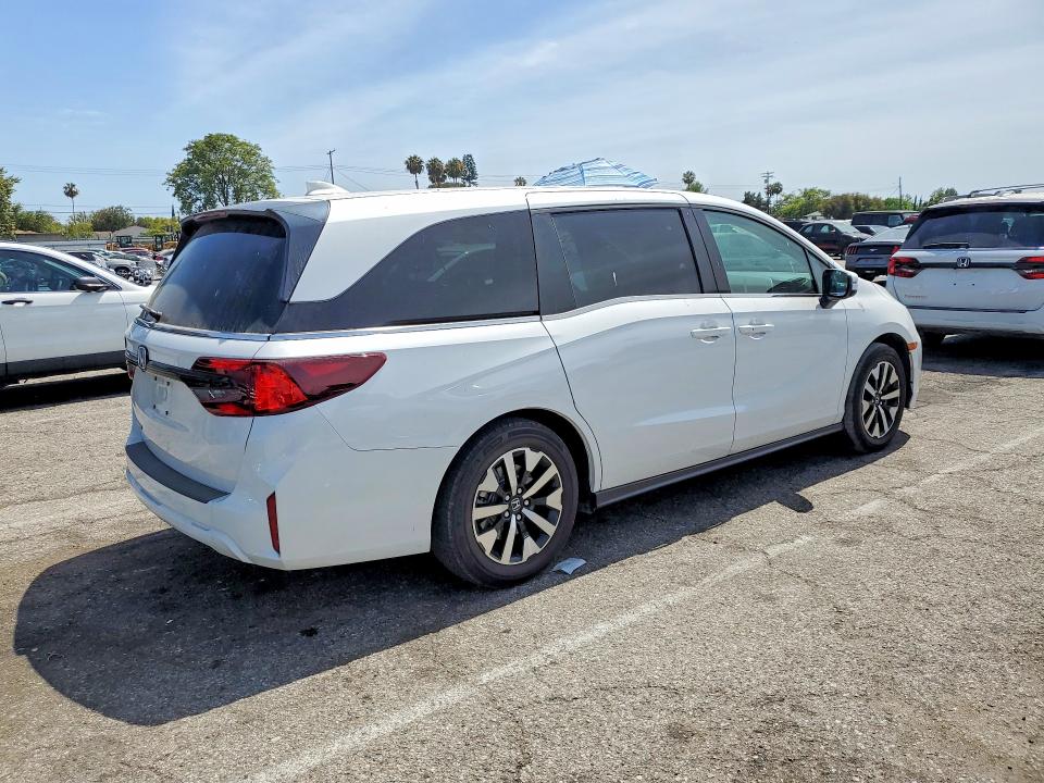 Photo 3 from auction – 2025 HONDA ODYSSEY with VIN 5FNRL6H61SB014522