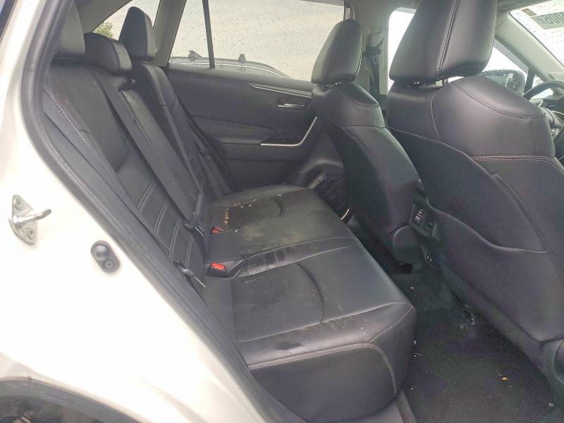 Photo 11 from auction – 2019 TOYOTA RAV4 with VIN 2T3A1RFV5KC038915