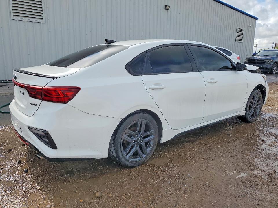 Photo 3 from auction – 2020 KIA FORTE with VIN 3KPF34AD5LE176516