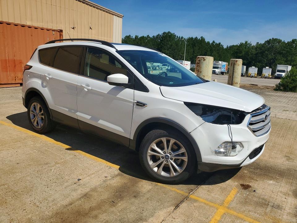 Photo 4 from auction – 2018 FORD ESCAPE with VIN 1FMCU0HD0JUA69026