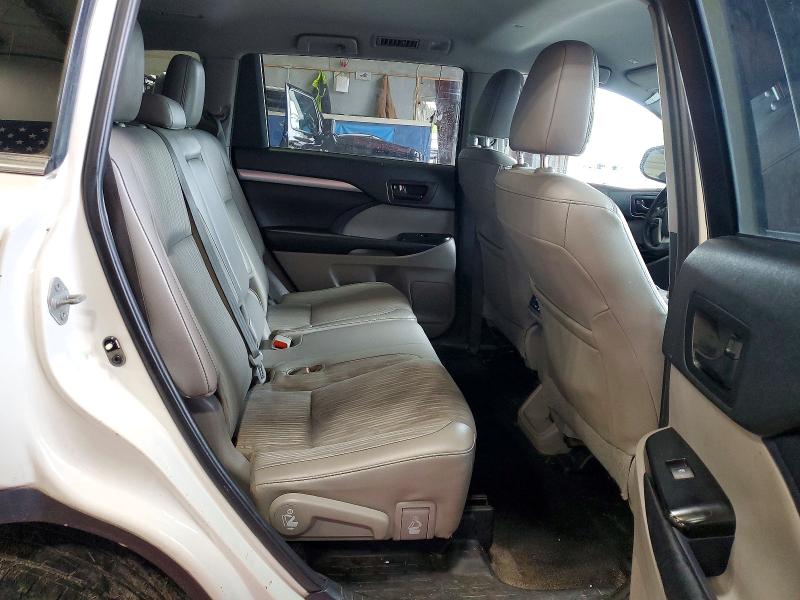 Photo 11 from auction – 2019 TOYOTA HIGHLANDER with VIN 5TDBZRFH2KS996496