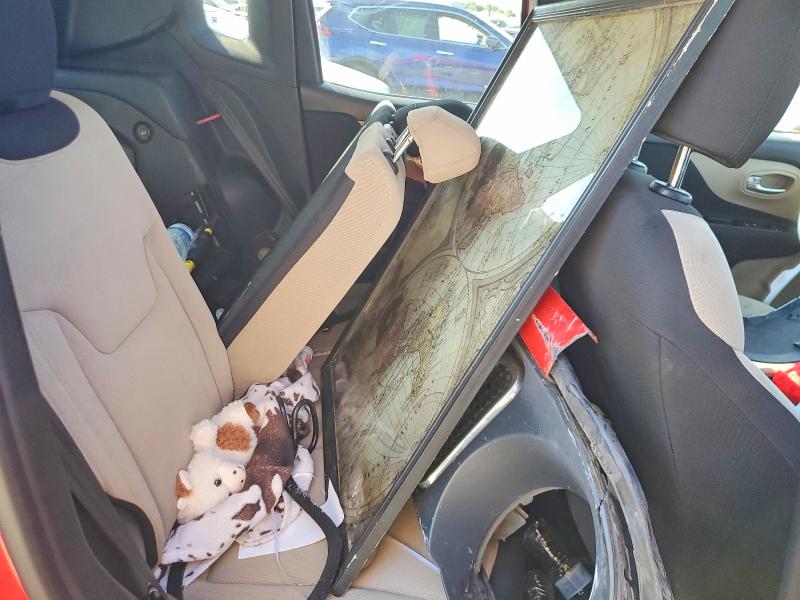 Photo 11 from auction – 2015 JEEP RENEGADE with VIN ZACCJBBT0FPB73126