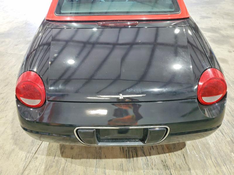 Photo 10 from auction – 2002 FORD THUNDERBIRD with VIN 1FAHP60A02Y111037