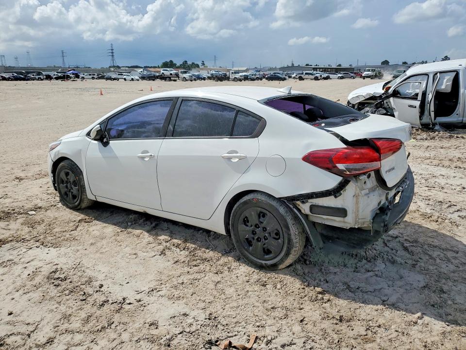 Photo 2 from auction – 2018 KIA FORTE with VIN 3KPFK4A71JE212728