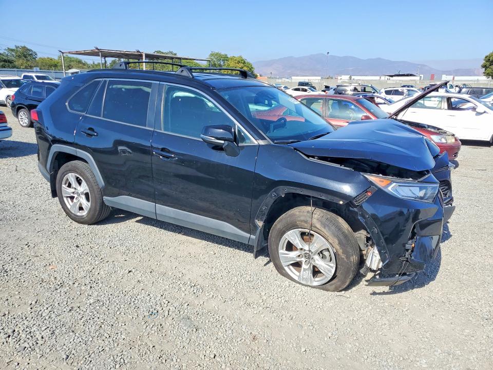 Photo 4 from auction – 2021 TOYOTA RAV4 with VIN 2T3W1RFV4MC150081