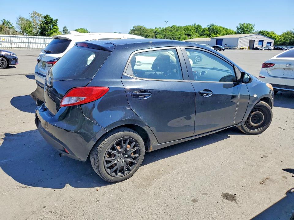 Снимка 3 от търг – 2014 MAZDA MAZDA2 с VIN JM1DE1KZ8E0182090