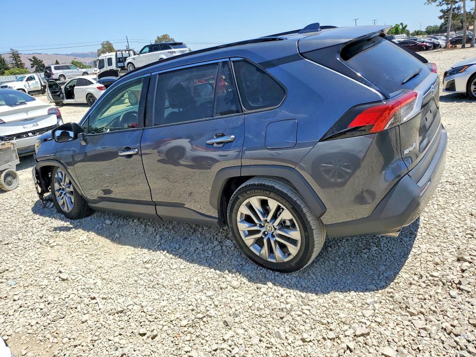 Photo 2 from auction – 2021 TOYOTA RAV4 with VIN JTMY1RFV9MD080341