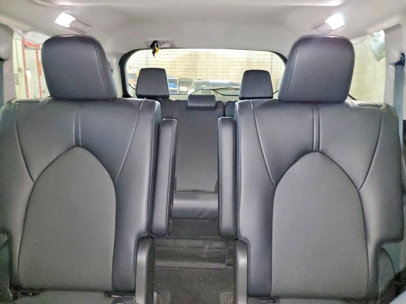 Photo 10 from auction – 2024 TOYOTA GRAND HIGHLANDER with VIN 5TDAAAB57RS064921