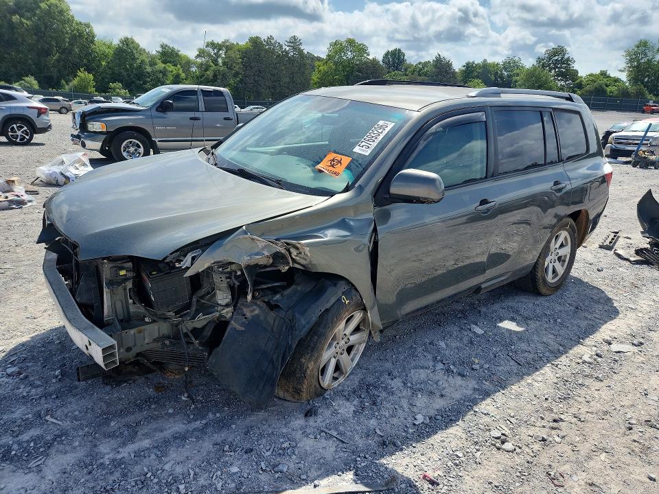 TOYOTA HIGHLANDER 2010 with VIN 5TDBK3EH7AS013037 - Photo from auction