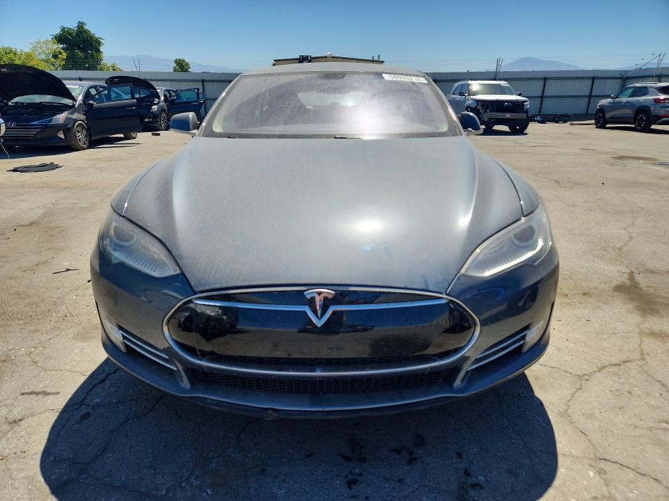 Photo 5 from auction – 2013 TESLA MODEL S with VIN 5YJSA1DNXDFP05607