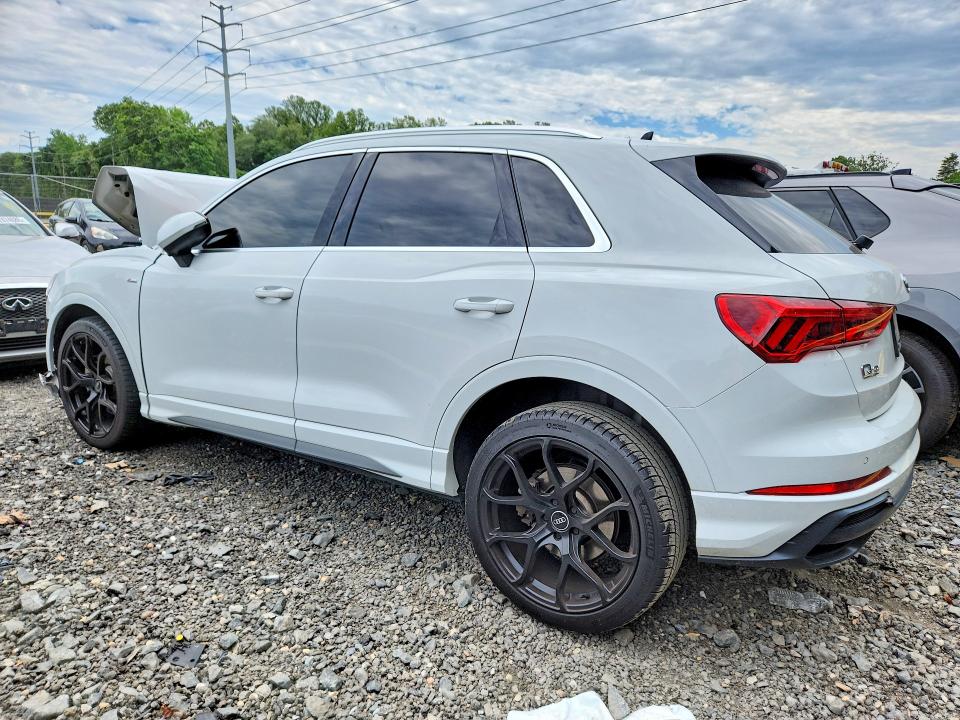 Photo 2 from auction – 2021 AUDI Q3 with VIN WA1DECF32M1050981