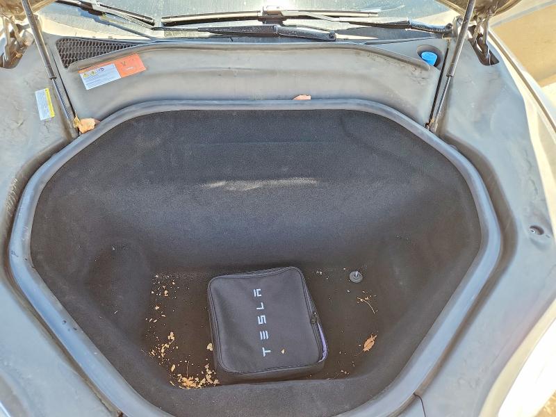 Photo 11 from auction – 2015 TESLA MODEL S with VIN 5YJSA1S28FF091930