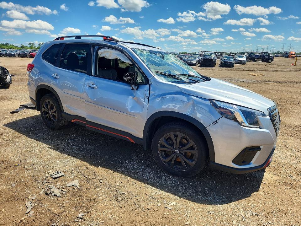Photo 4 from auction – 2023 SUBARU FORESTER with VIN JF2SKAJC0PH458877