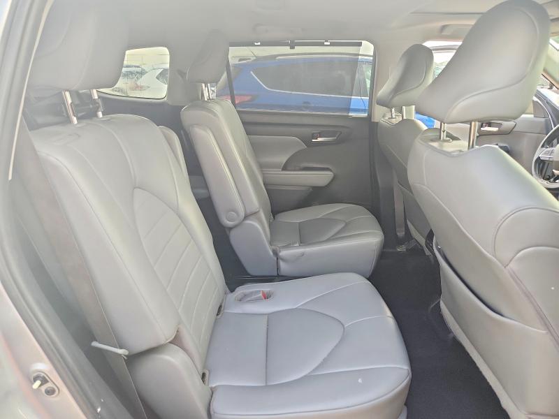 Photo 10 from auction – 2021 TOYOTA HIGHLANDER with VIN 5TDGZRAH5MS520646