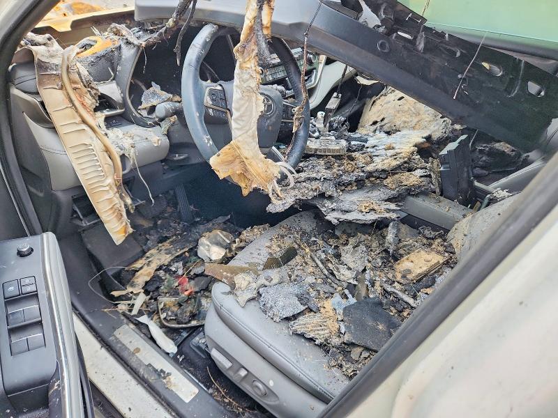 Photo 8 from auction – 2021 TOYOTA HIGHLANDER with VIN 5TDYZRAH7MS035848