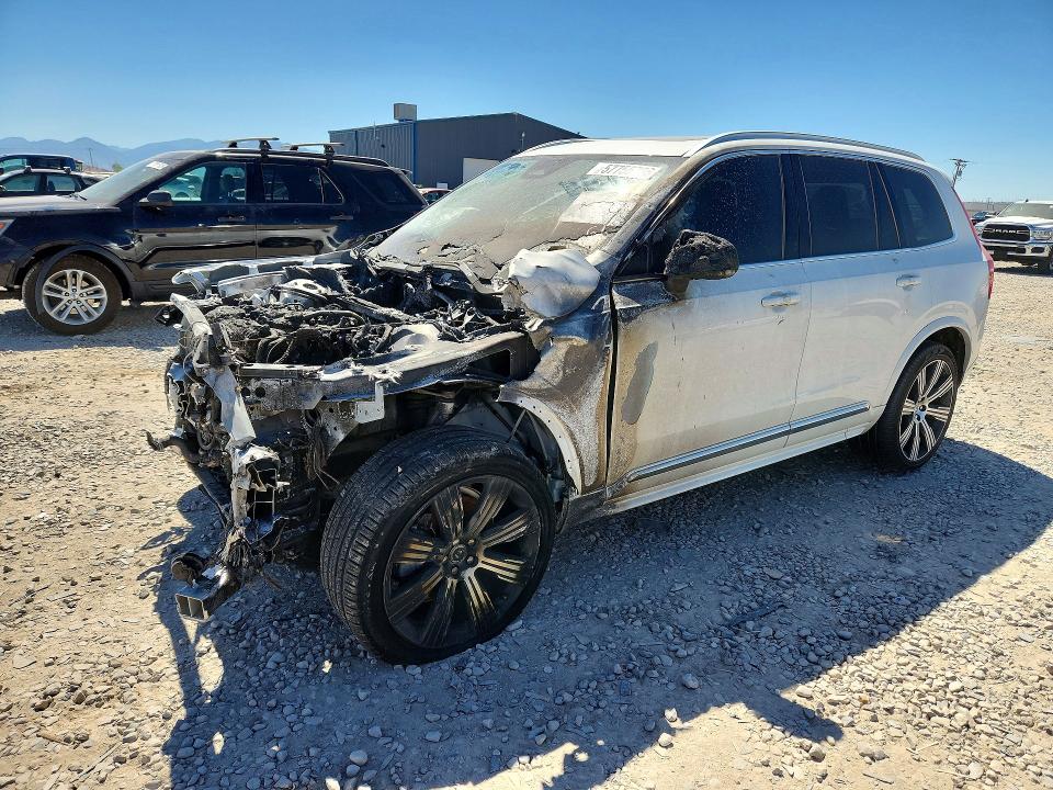 2024 VOLVO XC90
