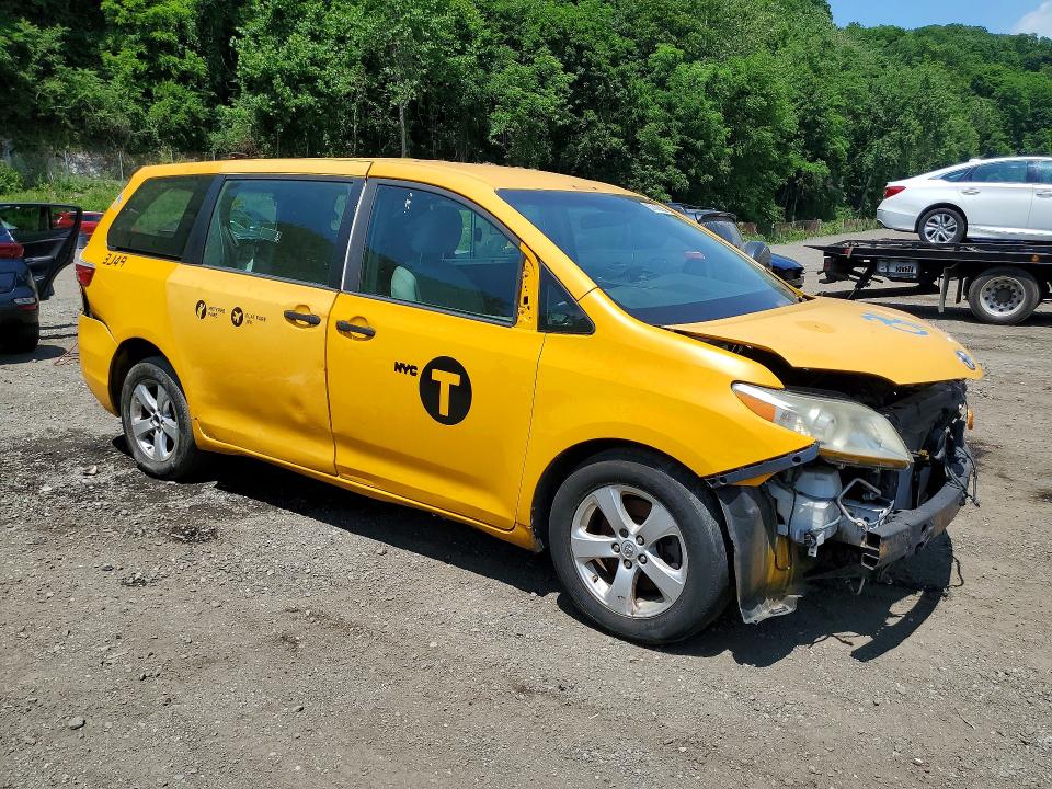 Photo 4 from auction – 2016 TOYOTA SIENNA with VIN 5TDZK3DC6GS700586