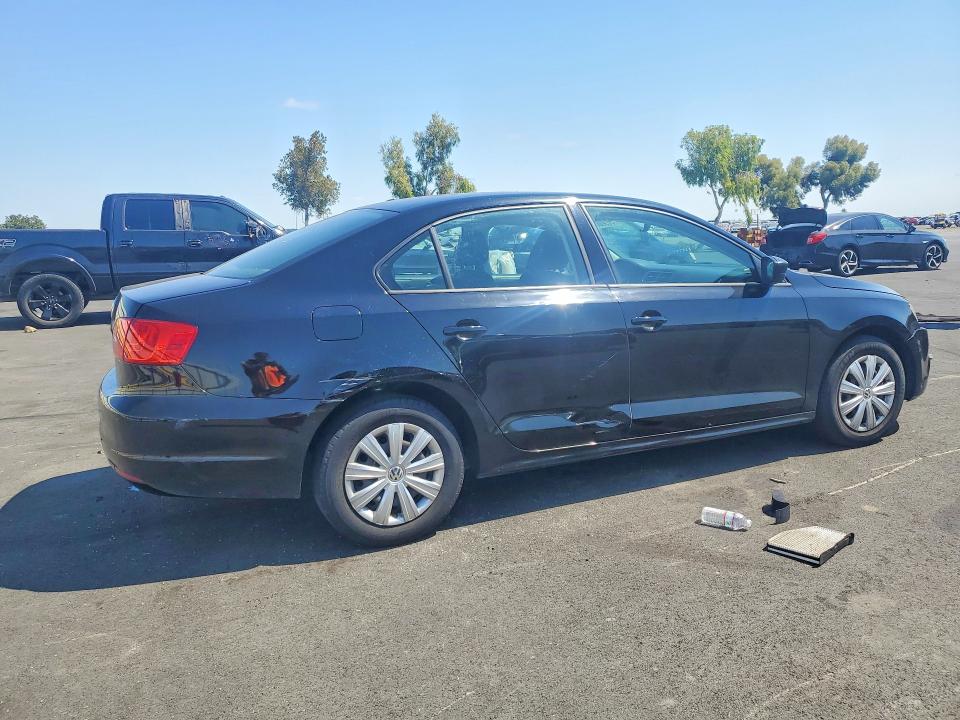 Photo 3 from auction – 2014 VOLKSWAGEN JETTA with VIN 3VW2K7AJ0EM404405