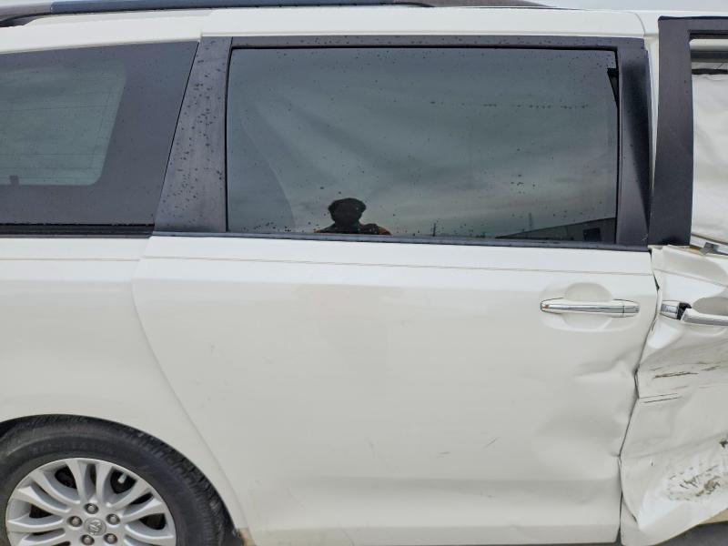 Photo 11 from auction – 2015 TOYOTA SIENNA with VIN 5TDYK3DC1FS609204
