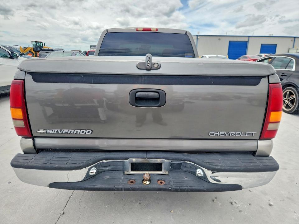 Photo 6 from auction – 2000 CHEVROLET SILVERADO with VIN 2GCEC19T3Y1223052