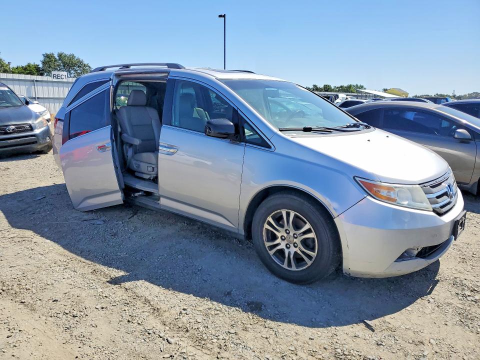 Photo 4 from auction – 2012 HONDA ODYSSEY with VIN 5FNRL5H67CB091178