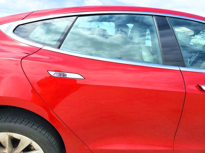 Photo 10 from auction – 2016 TESLA MODEL S with VIN 5YJSA1E19GF143022