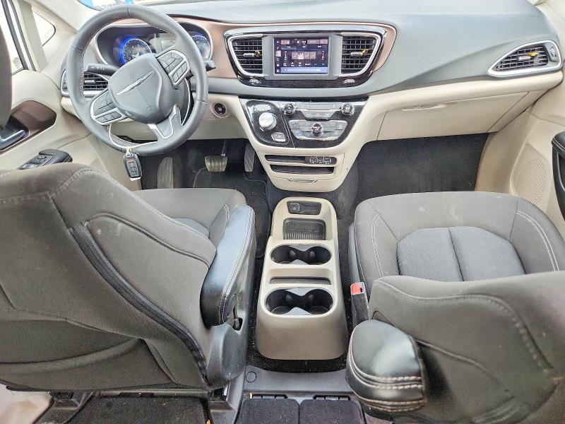 Photo 8 from auction – 2022 CHRYSLER VOYAGER with VIN 2C4RC1CG4NR229999