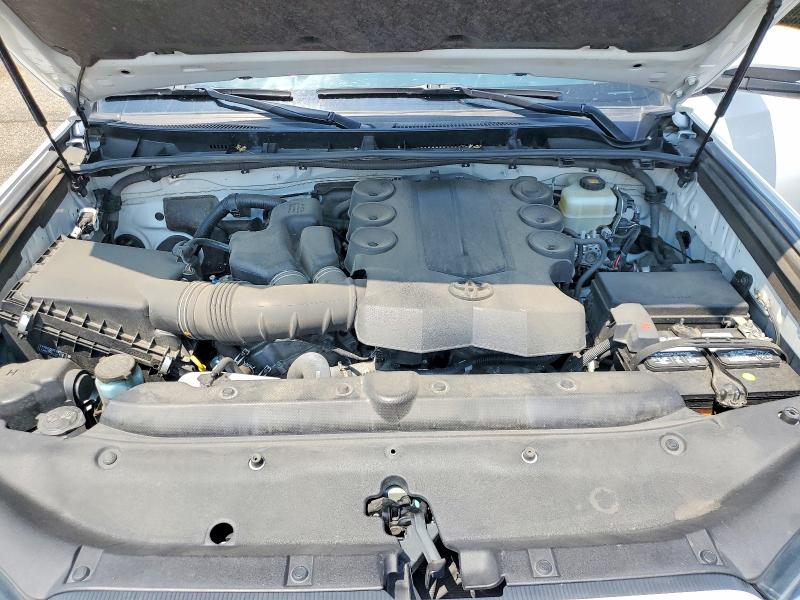 Photo 12 from auction – 2019 TOYOTA 4RUNNER with VIN JTEBU5JR8K5653992