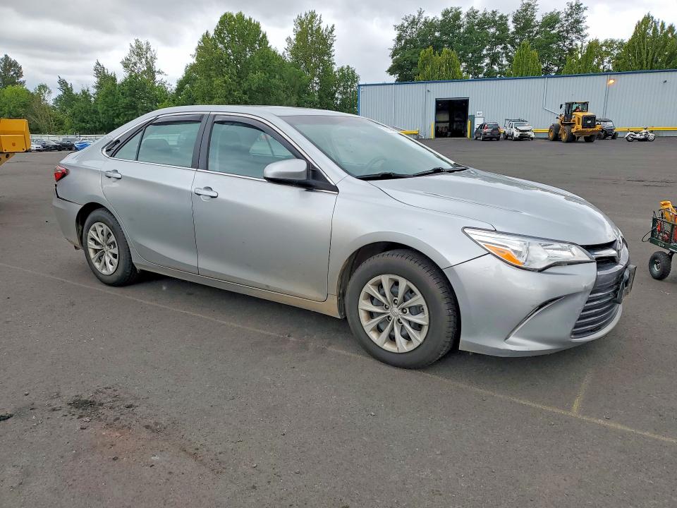 Photo 4 from auction – 2016 TOYOTA CAMRY with VIN 4T4BF1FKXGR560473