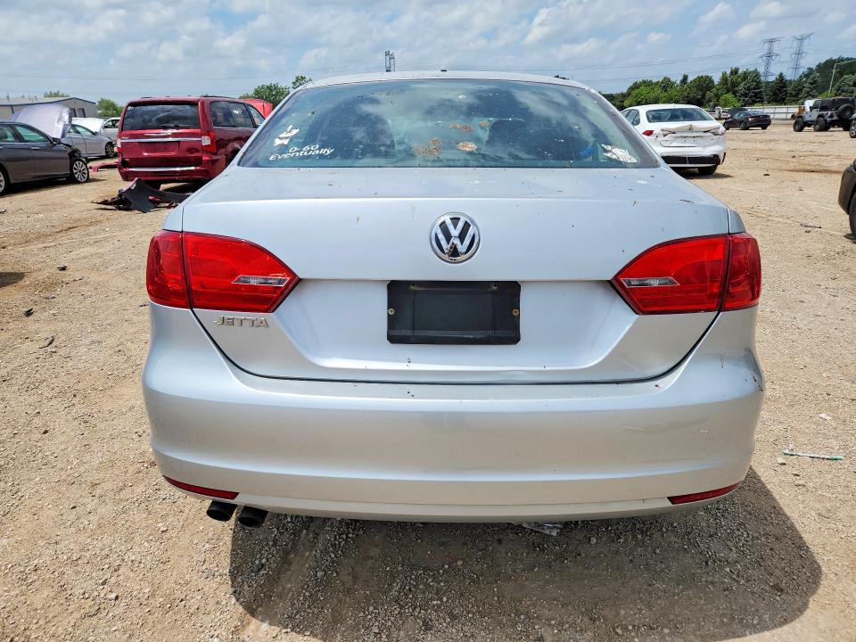 Photo 6 from auction – 2014 VOLKSWAGEN JETTA with VIN 3VW2K7AJ4EM365267