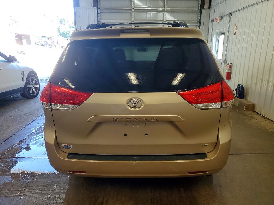 Photo 6 from auction – 2011 TOYOTA SIENNA with VIN 5TDKK3DC7BS008699