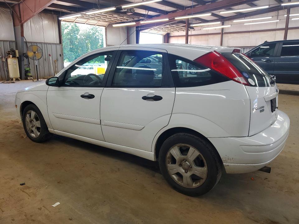 Photo 2 from auction – 2005 FORD FOCUS with VIN 3FAFP37N05R141687