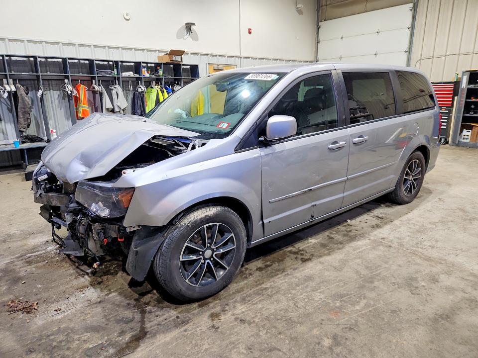 DODGE GRAND CARAVAN 2017 con VIN 2C4RDGCG4HR558772 - Foto de la subasta