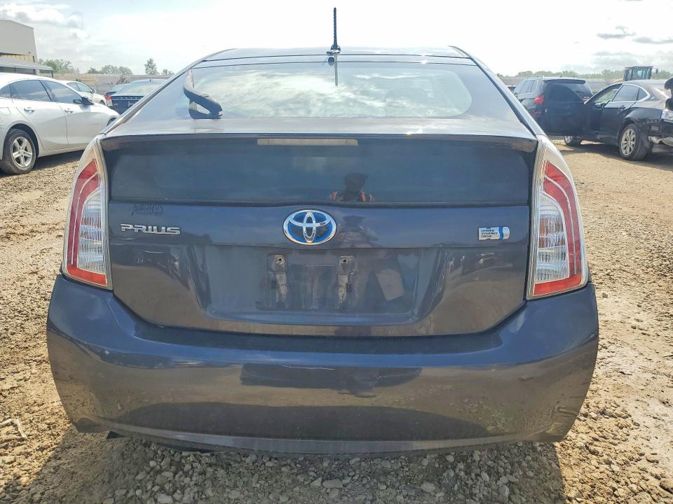Photo 6 from auction – 2013 TOYOTA PRIUS with VIN JTDKN3DU3D5629320
