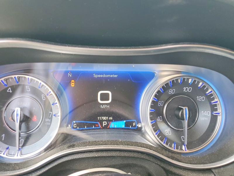 Photo 9 from auction – 2019 CHRYSLER 300 with VIN 2C3CCAAG8KH610298