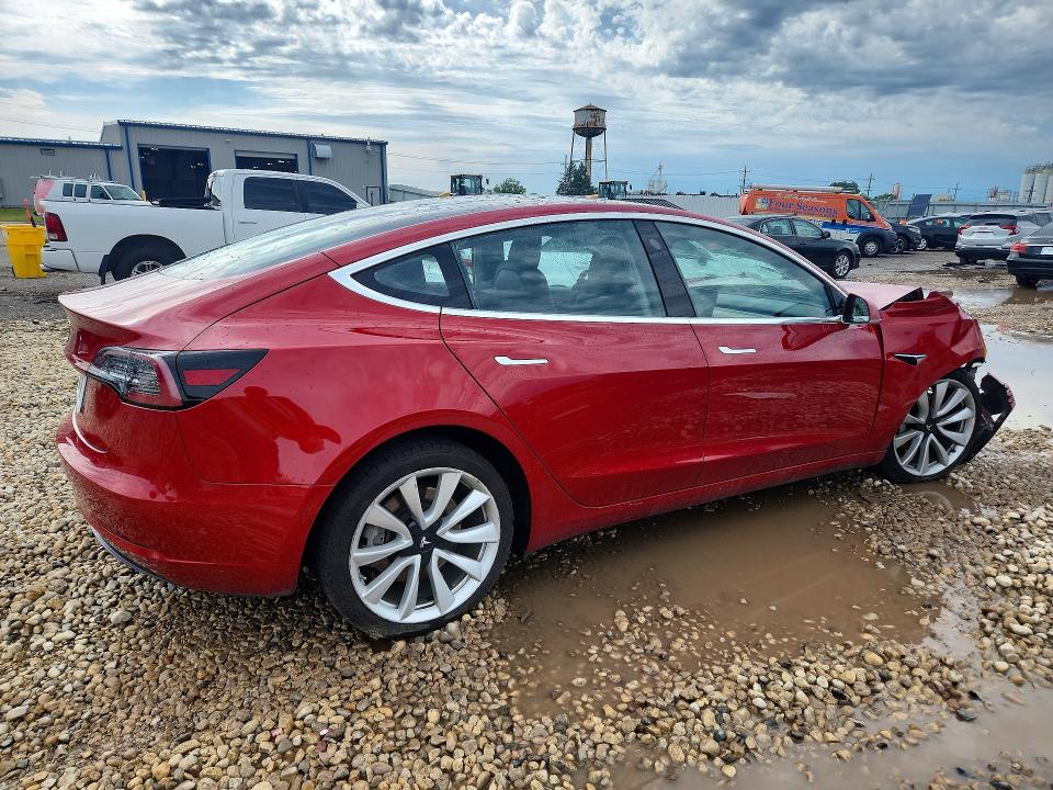 Photo 3 from auction – 2018 TESLA MODEL 3 with VIN 5YJ3E1EA7JF031707