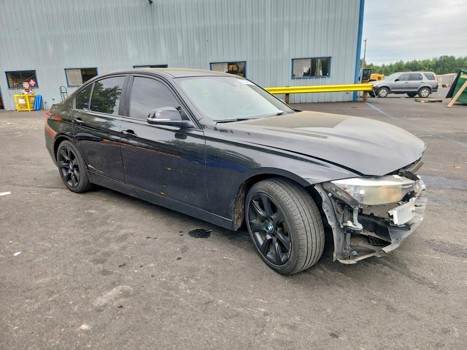 Zdjęcie 4 z aukcji – 2015 BMW 328 z VIN WBA3B3G5XFNT18078