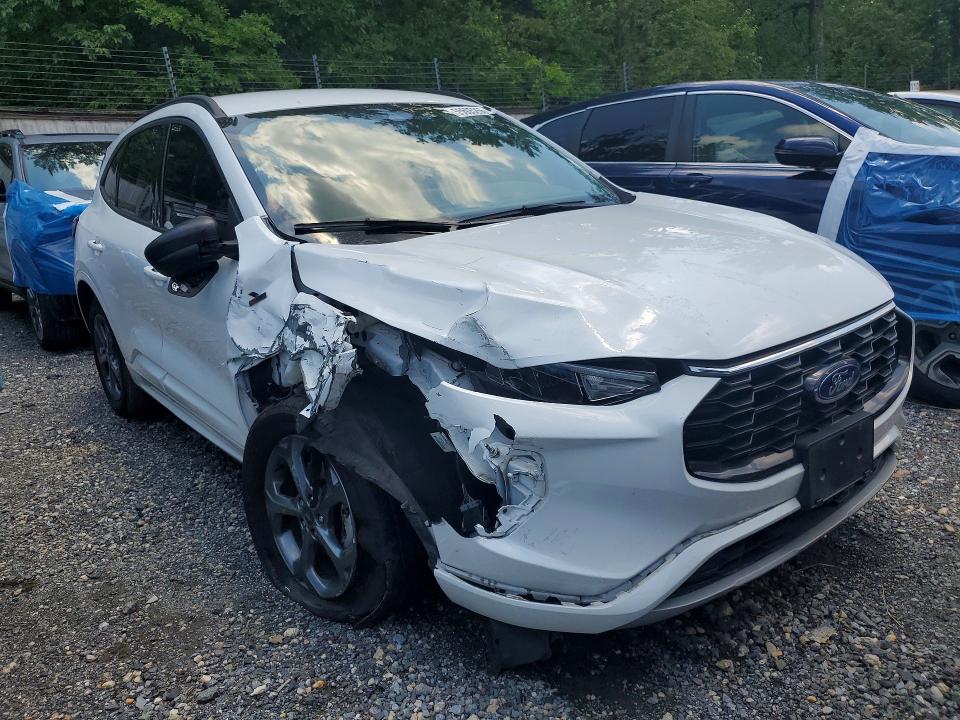 Photo 4 from auction – 2023 FORD ESCAPE with VIN 1FMCU9MN4PUB32317