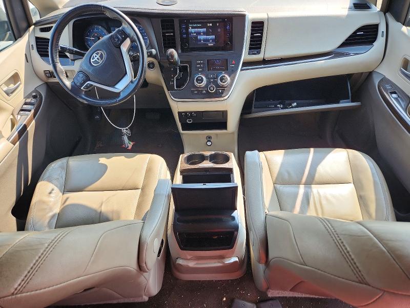Photo 8 from auction – 2017 TOYOTA SIENNA with VIN 5TDYZ3DC4HS894172