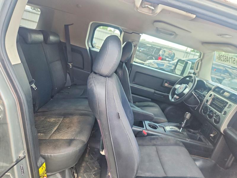 Photo 11 from auction – 2010 TOYOTA FJ CRUISER with VIN JTEZU4BF4AK008656